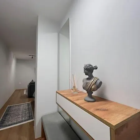 Lägenhet Luxury 2 *